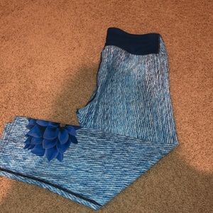 Blue Floral Cropped Leggings